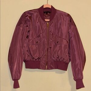 New, Romeo & Juliet Couture cropped bomber jacket size Medium No Tags Mauve